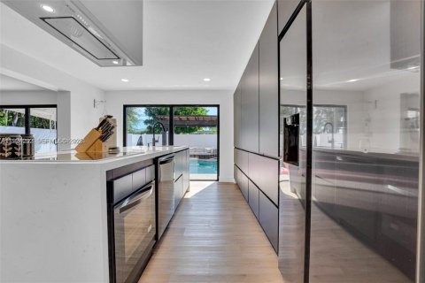 Снять в аренду виллу или дом в Холливуд, Флорида 4 спальни, 171.4м2, № 1982415 - фото 12