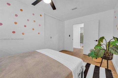 Снять в аренду виллу или дом в Холливуд, Флорида 4 спальни, 171.4м2, № 1982415 - фото 22