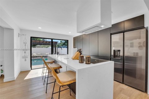 Снять в аренду виллу или дом в Холливуд, Флорида 4 спальни, 171.4м2, № 1982415 - фото 11