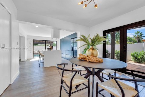 Снять в аренду виллу или дом в Холливуд, Флорида 4 спальни, 171.4м2, № 1982415 - фото 8