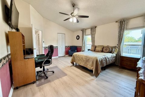 House in Tarpon Springs, Florida 4 bedrooms, 264.03 sq.m. № 2093532 - photo 22
