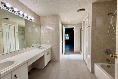 House in Tarpon Springs, Florida 4 bedrooms, 264.03 sq.m. № 2093532 - photo 23