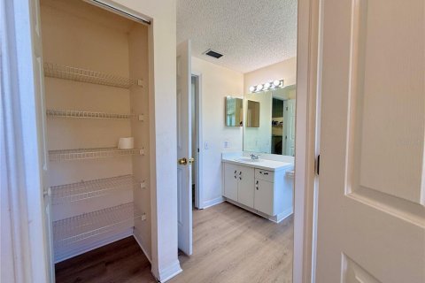 House in Tarpon Springs, Florida 4 bedrooms, 264.03 sq.m. № 2093532 - photo 15