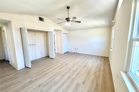 House in Tarpon Springs, Florida 4 bedrooms, 264.03 sq.m. № 2093532 - photo 25