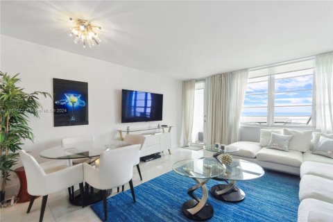 Condo in Miami Beach, Florida, 1 bedroom  № 2035413 - photo 4