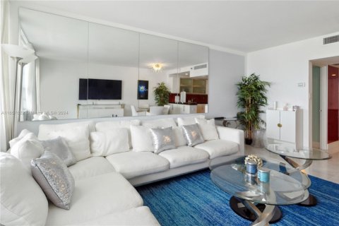 Condo in Miami Beach, Florida, 1 bedroom  № 2035413 - photo 5