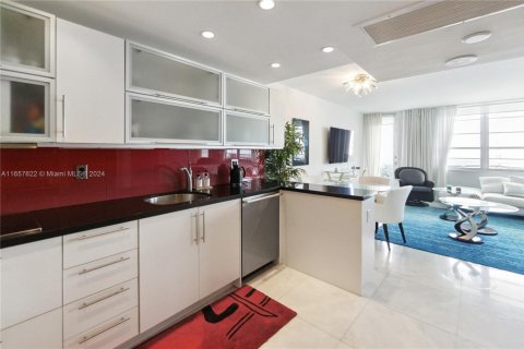 Condo in Miami Beach, Florida, 1 bedroom  № 2035413 - photo 7