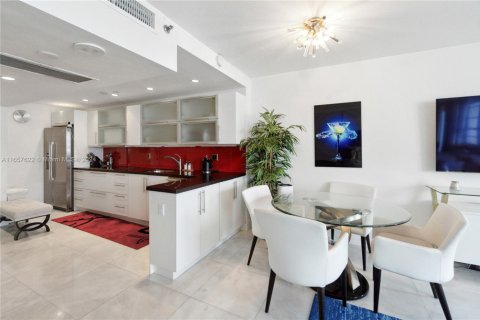 Condo in Miami Beach, Florida, 1 bedroom  № 2035413 - photo 6