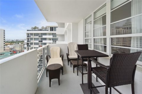 Condo in Miami Beach, Florida, 1 bedroom  № 2035413 - photo 17