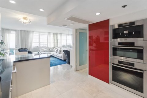 Condo in Miami Beach, Florida, 1 bedroom  № 2035413 - photo 9