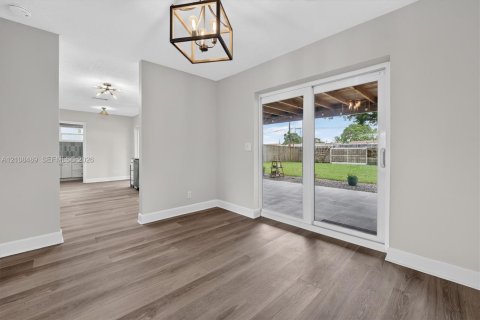 Villa ou maison à louer à Hollywood, Floride: 3 chambres, 162.39 m2 № 2432407 - photo 29