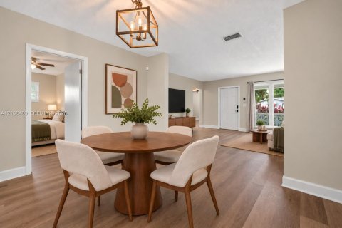 Villa ou maison à louer à Hollywood, Floride: 3 chambres, 162.39 m2 № 2432407 - photo 14