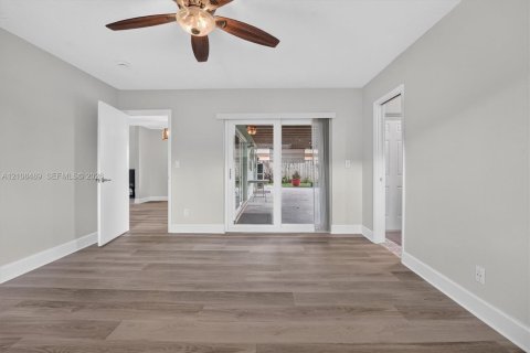 Villa ou maison à louer à Hollywood, Floride: 3 chambres, 162.39 m2 № 2432407 - photo 26