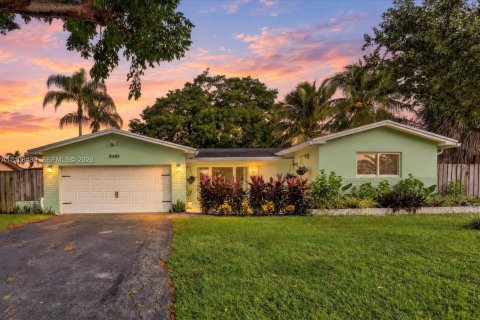 Villa ou maison à Hollywood, Floride 3 chambres, 162.39 m2 № 2432407