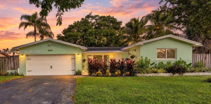 Villa ou maison à Hollywood, Floride 3 chambres, 162.39 m2 № 2432407