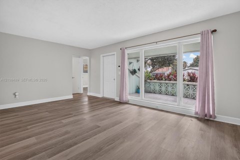 Villa ou maison à louer à Hollywood, Floride: 3 chambres, 162.39 m2 № 2432407 - photo 12