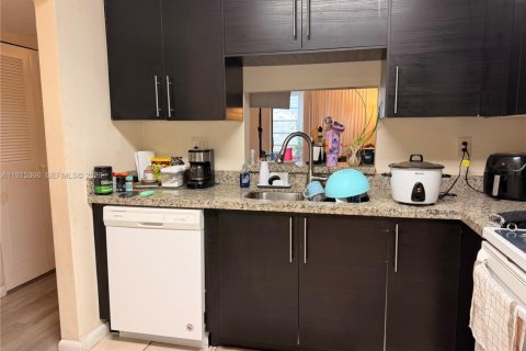 Condo in North Lauderdale, Florida, 1 bedroom  № 2038261 - photo 7