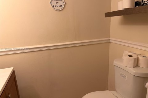 Condo in North Lauderdale, Florida, 1 bedroom  № 2038261 - photo 15