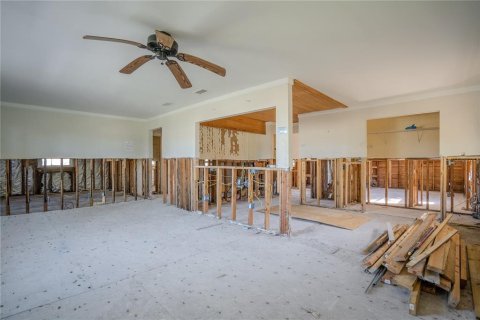 House in Saint Pete Beach, Florida 4 bedrooms, 106.74 sq.m. № 2322683 - photo 14