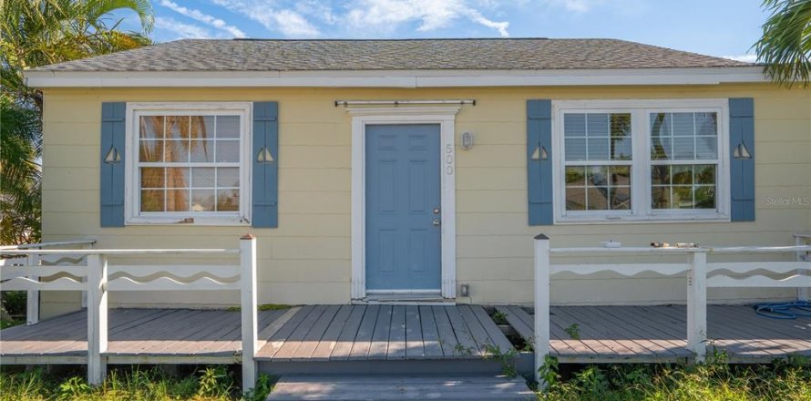 House in Saint Pete Beach, Florida 4 bedrooms, 106.74 sq.m. № 2322683