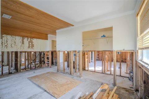 House in Saint Pete Beach, Florida 4 bedrooms, 106.74 sq.m. № 2322683 - photo 21
