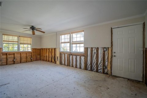 House in Saint Pete Beach, Florida 4 bedrooms, 106.74 sq.m. № 2322683 - photo 20