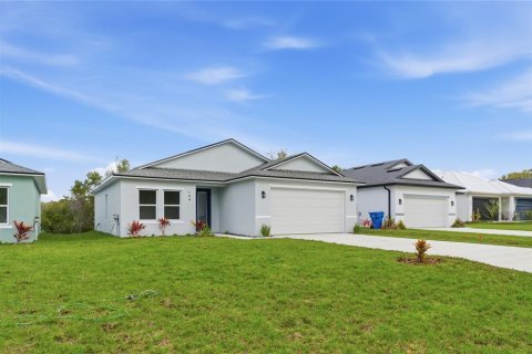 Villa ou maison à vendre à Osteen, Floride: 3 chambres, 137.77 m2 № 2215136 - photo 5