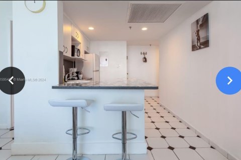 Condo in Miami Beach, Florida  № 1938395 - photo 7