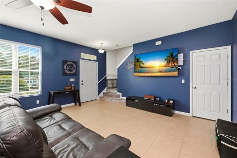 Townhouse in Groveland, Florida 3 bedrooms, 144 sq.m. № 2208662 - photo 9