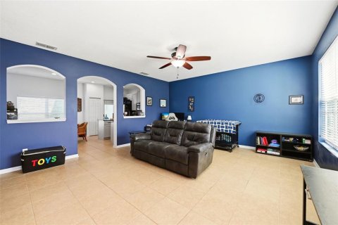 Townhouse in Groveland, Florida 3 bedrooms, 144 sq.m. № 2208662 - photo 6
