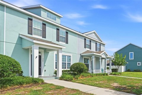 Townhouse in Groveland, Florida 3 bedrooms, 144 sq.m. № 2208662 - photo 3