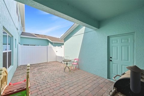Townhouse in Groveland, Florida 3 bedrooms, 144 sq.m. № 2208662 - photo 29