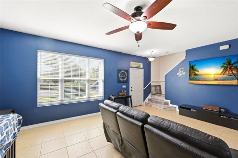 Townhouse in Groveland, Florida 3 bedrooms, 144 sq.m. № 2208662 - photo 8