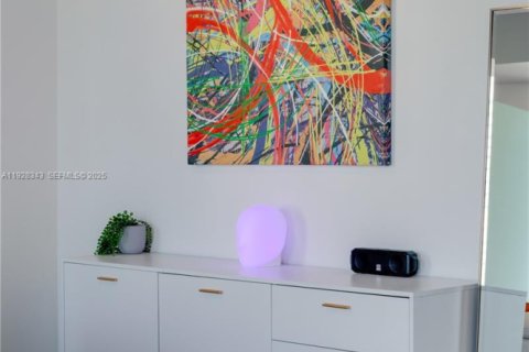 Condominio en alquiler en Miami, Florida, 1 dormitorio, 52.4 m2 № 2060028 - foto 26