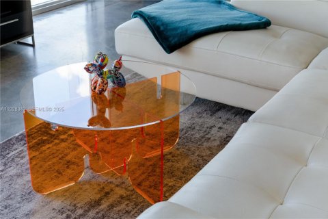 Condominio en alquiler en Miami, Florida, 1 dormitorio, 52.4 m2 № 2060028 - foto 21