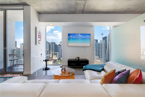 Condominio en alquiler en Miami, Florida, 1 dormitorio, 52.4 m2 № 2060028 - foto 7