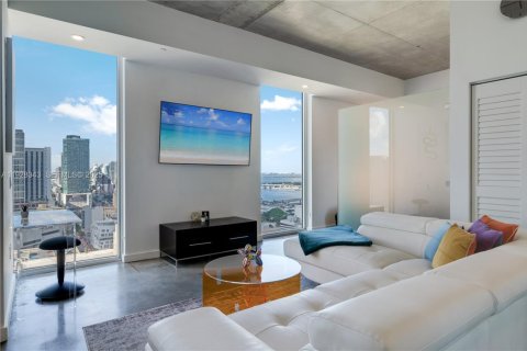 Condominio en alquiler en Miami, Florida, 1 dormitorio, 52.4 m2 № 2060028 - foto 6