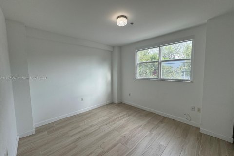 Снять в аренду квартиру в Майами, Флорида 1 спальня, 66.89м2, № 1956719 - фото 6