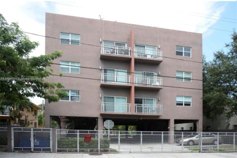 Снять в аренду квартиру в Майами, Флорида 1 спальня, 66.89м2, № 1956719 - фото 10