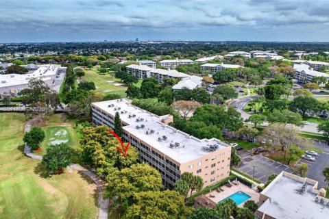 Condo in Davie, Florida, 2 bedrooms  № 2068975 - photo 16