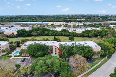 Condo in Davie, Florida, 2 bedrooms  № 2068975 - photo 20