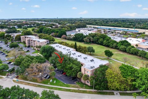 Condo in Davie, Florida, 2 bedrooms  № 2068975 - photo 19