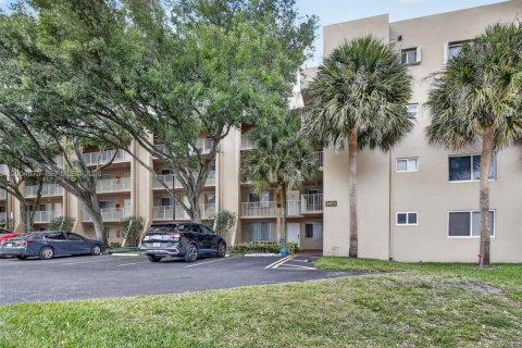Condo in Davie, Florida, 2 bedrooms  № 2068975 - photo 10