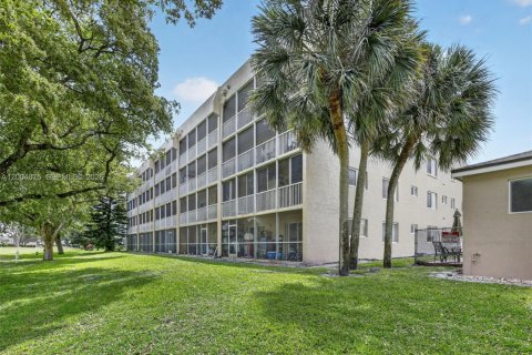 Condo in Davie, Florida, 2 bedrooms  № 2068975 - photo 2