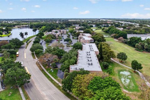 Condo in Davie, Florida, 2 bedrooms  № 2068975 - photo 18