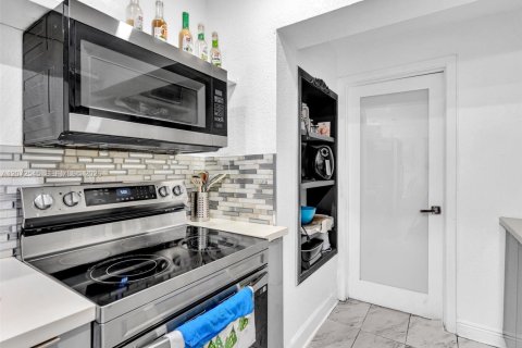 Casa en venta en Miami Gardens, Florida, 4 dormitorios, 134.43 m2 № 2309388 - foto 10