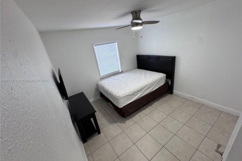House in Fort Lauderdale, Florida 3 bedrooms, 119.19 sq.m. № 1929354 - photo 7