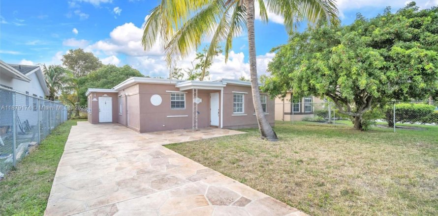 House in Fort Lauderdale, Florida 3 bedrooms, 119.19 sq.m. № 1929354