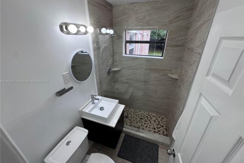 House in Fort Lauderdale, Florida 3 bedrooms, 119.19 sq.m. № 1929354 - photo 11