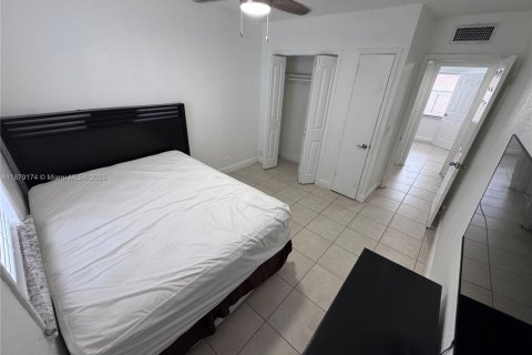 House in Fort Lauderdale, Florida 3 bedrooms, 119.19 sq.m. № 1929354 - photo 8